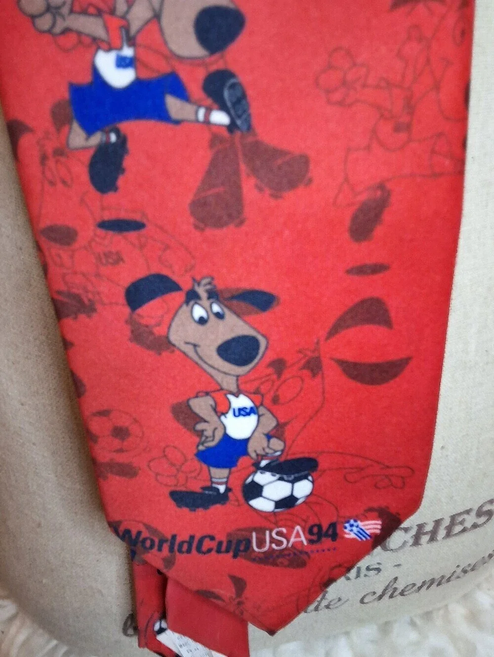 Vintage World Cup USA 94 Soccer Novelty Tie Red Cartoon Dog Necktie Unwornd